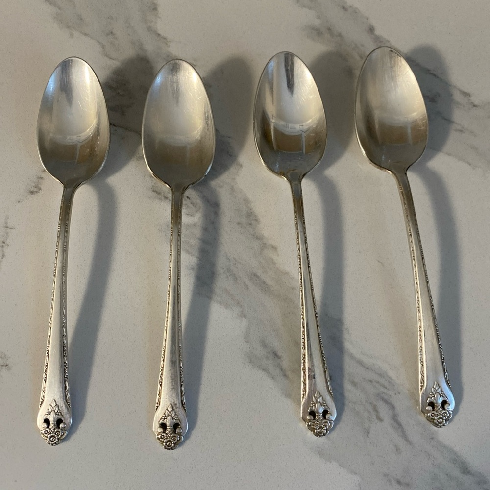Elegant Silver Spoons Set antique Holmes& Edwards